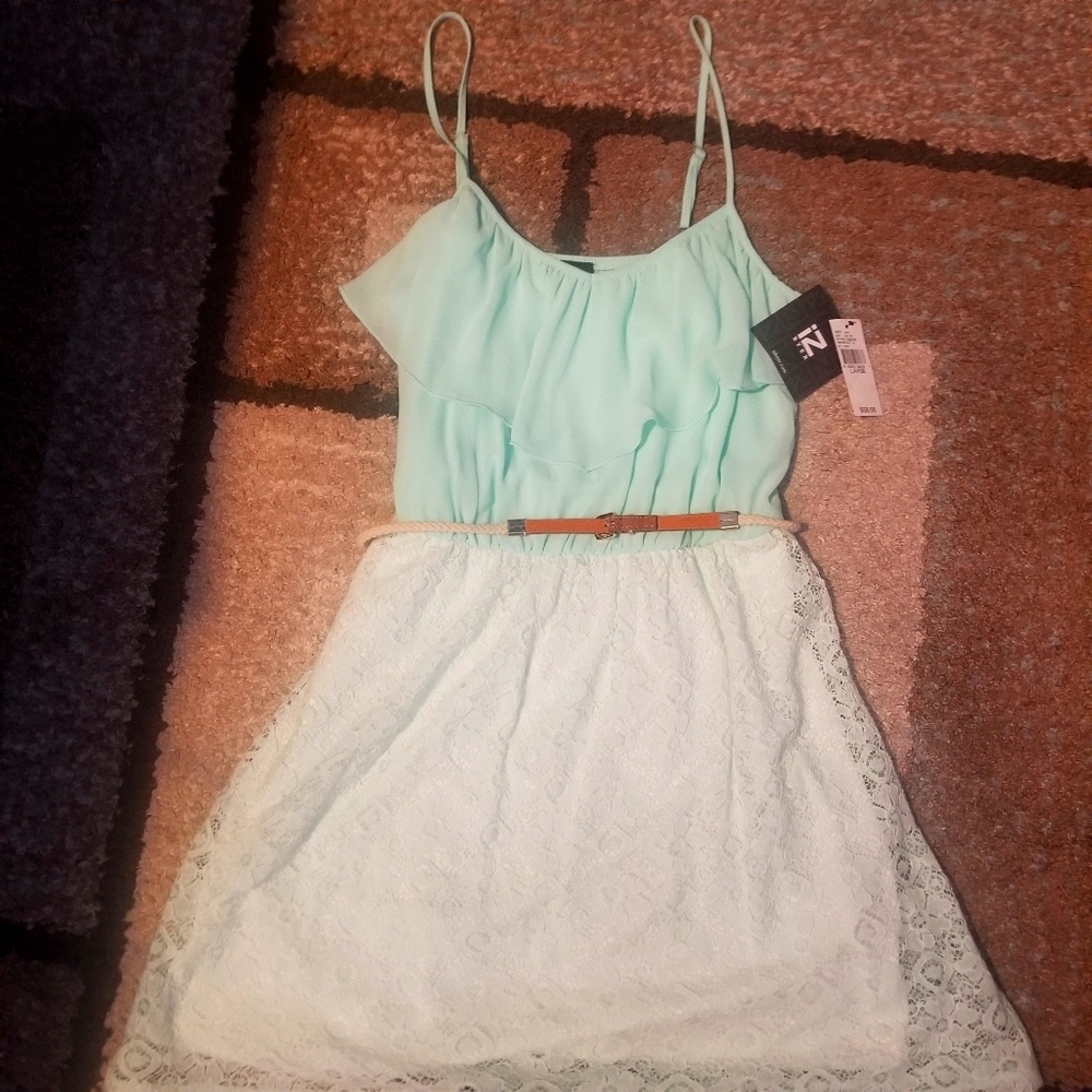 Cute mint green dress with belt